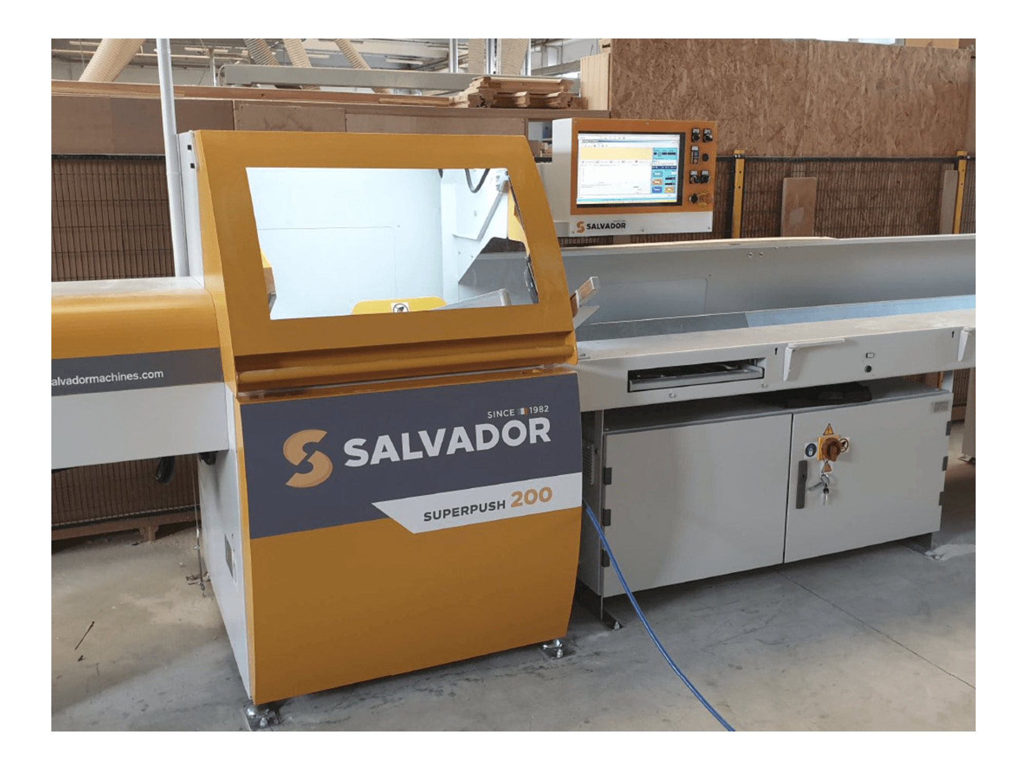 Вид станка SALVADOR Superpush 200 спереди