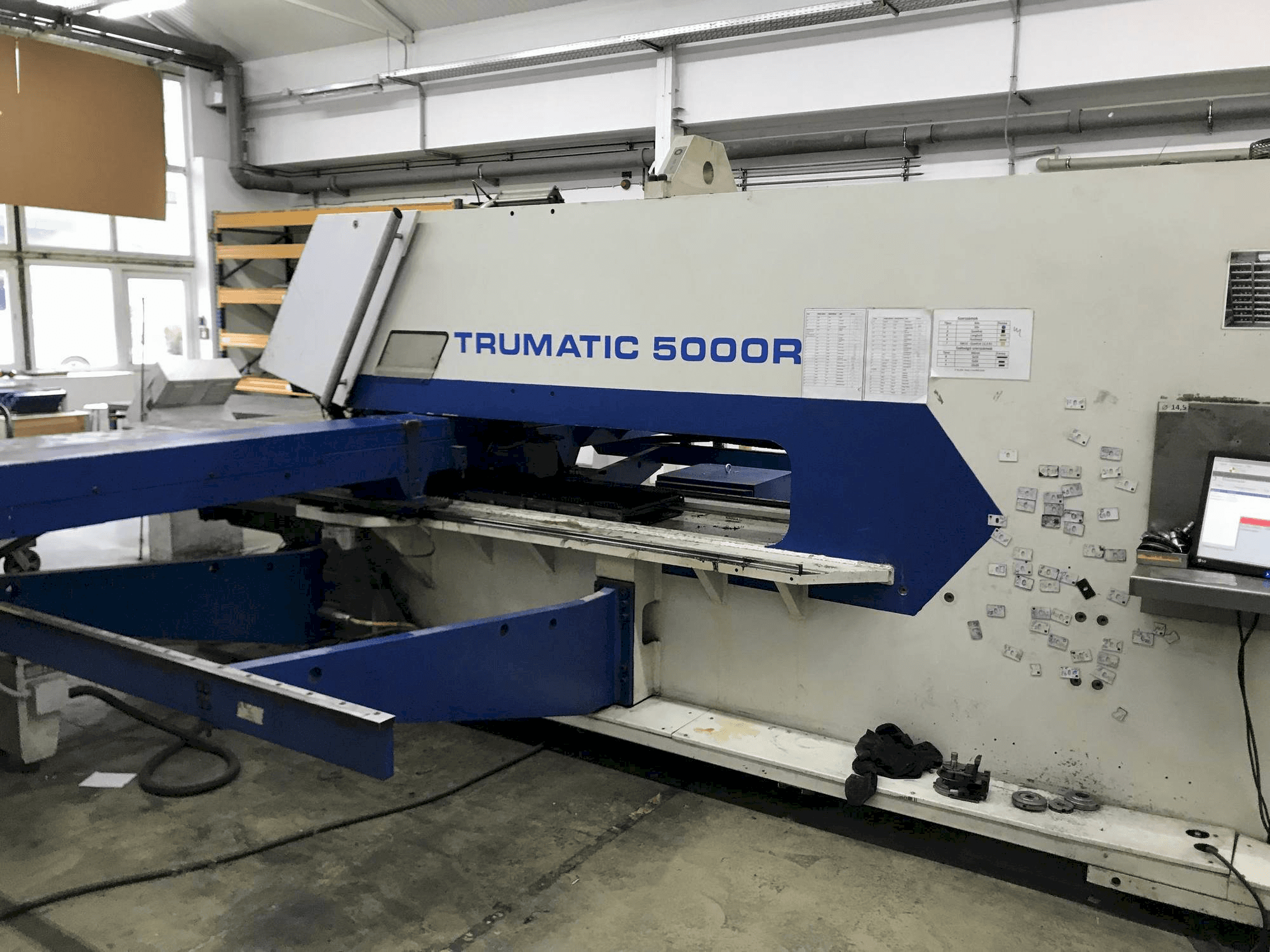 Вид станка TRUMPF Trumatic 5000 R спереди