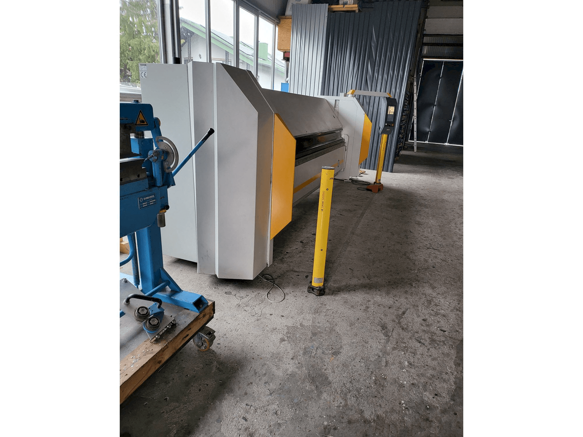 Вид станка RAS FLEXIbend 73.40 слева