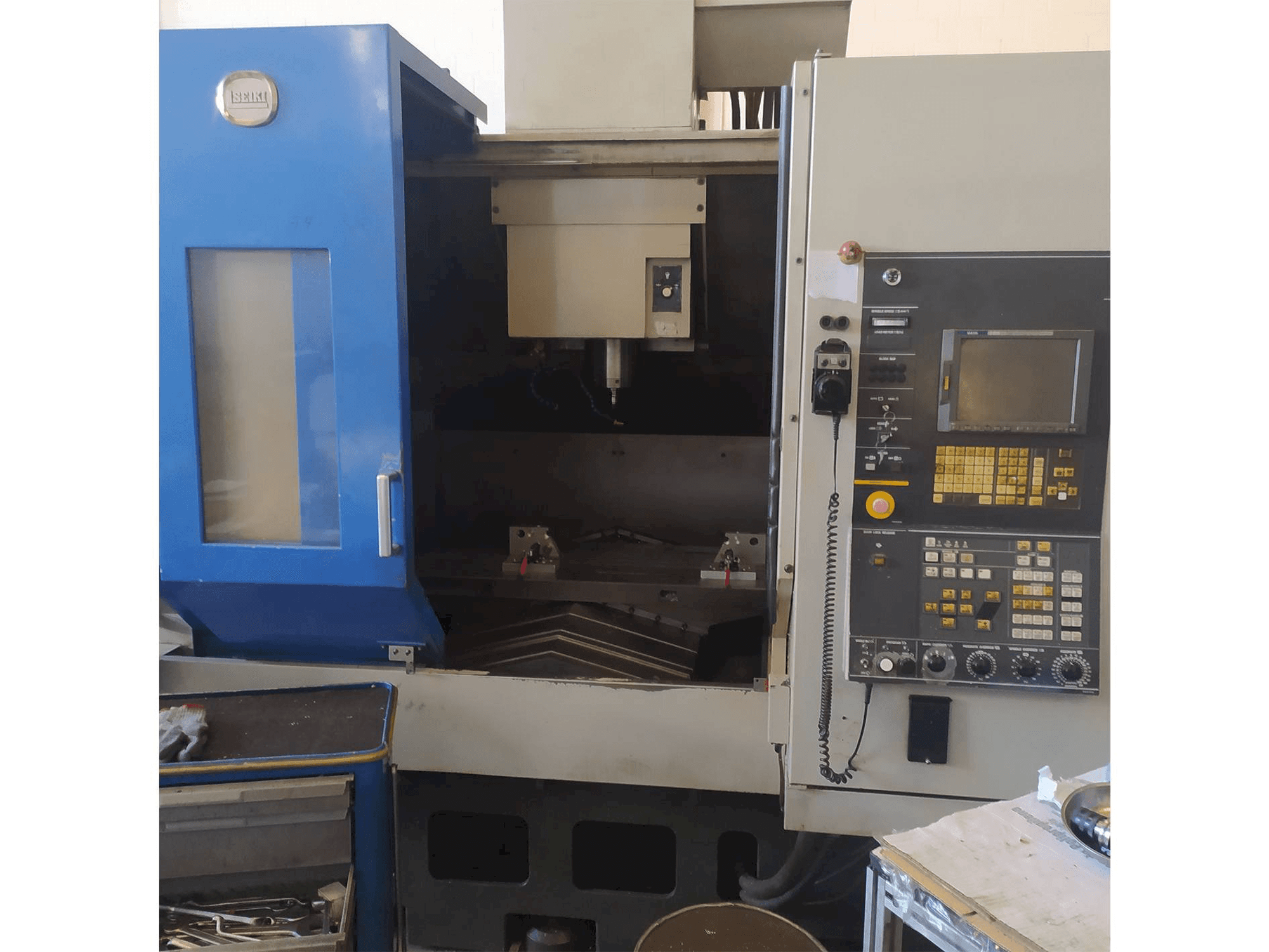 Вид станка HITACHI SEIKI VS50 спереди