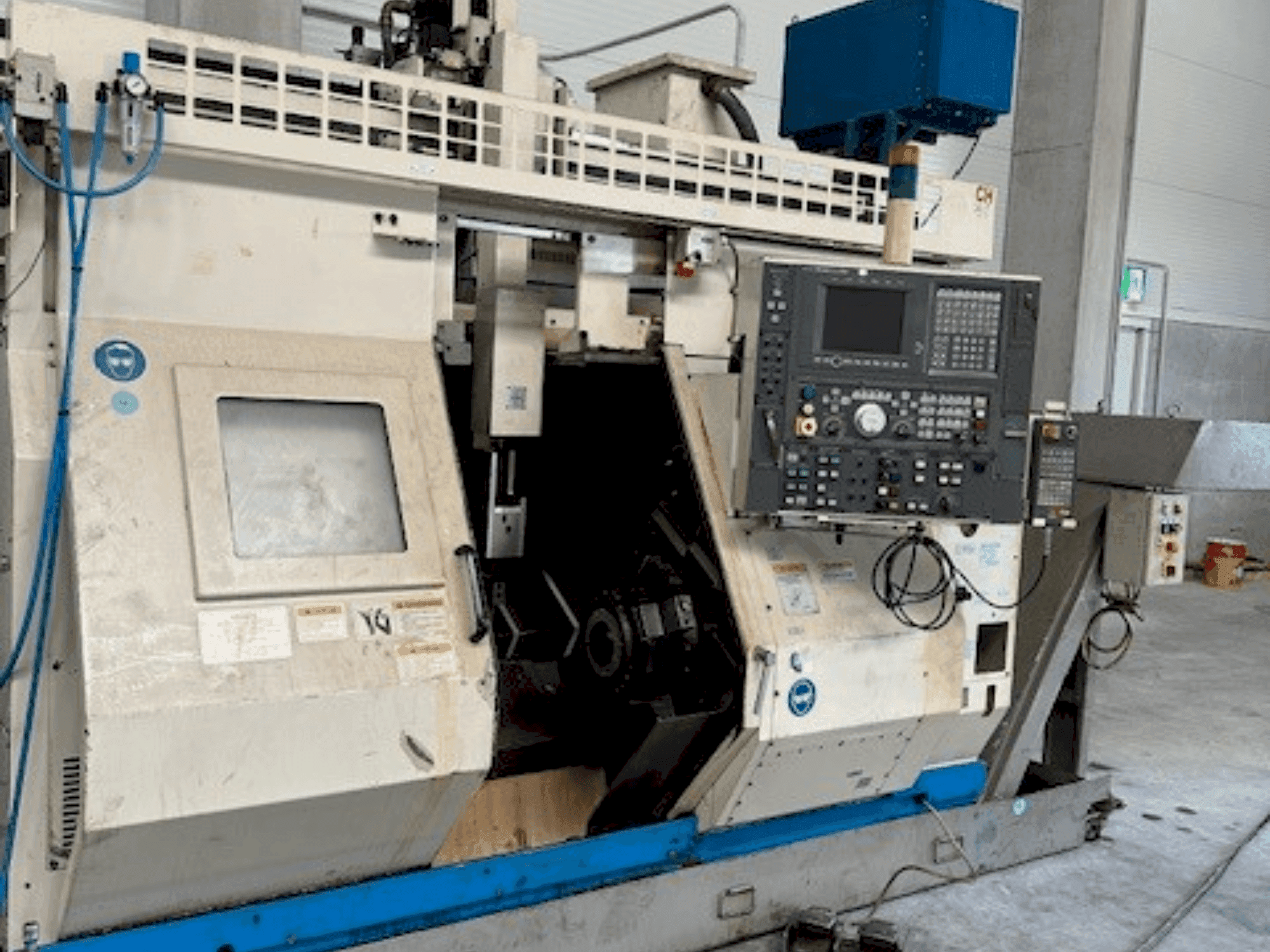 Вид станка Okuma LT10 спереди
